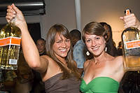 10CaneAtMOCA-5948<br>Rebecca Steele and Robin Gedie have fun with 10 Cane Rum