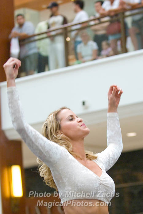 DolCheer-95797.jpg
