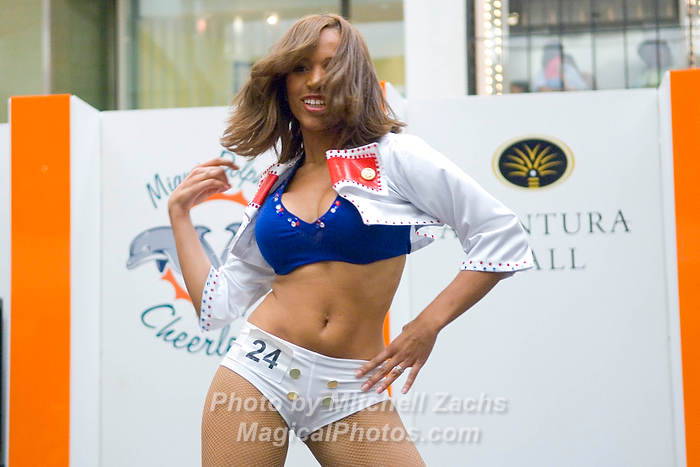 DolCheer-95987.jpg