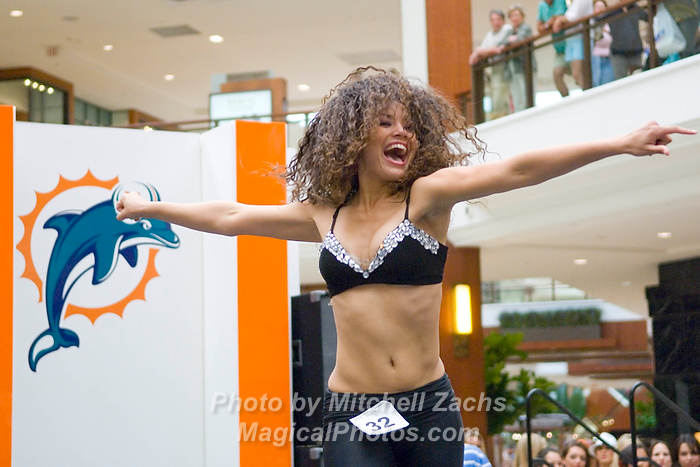 DolCheer-96078.jpg