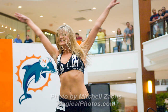 DolCheer-96229.jpg