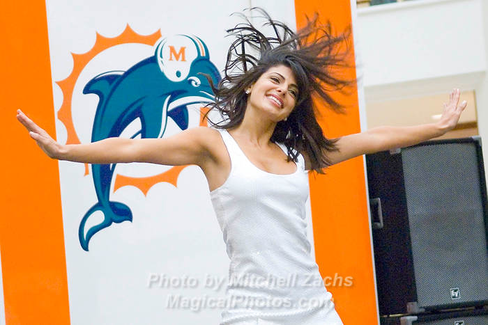 DolCheer-96674.jpg