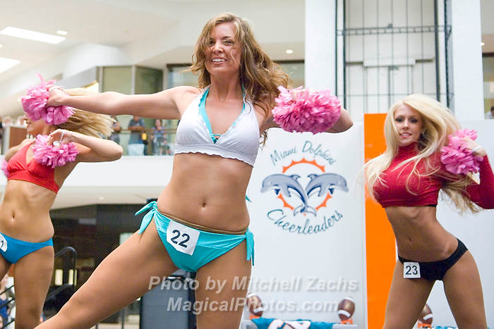 DolCheer-97090.jpg