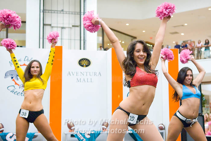 DolCheer-97133.jpg