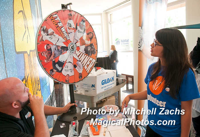 059-VolunteerDay-2422.JPG