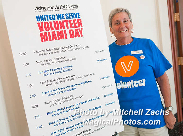 062-VolunteerDay-2435.JPG