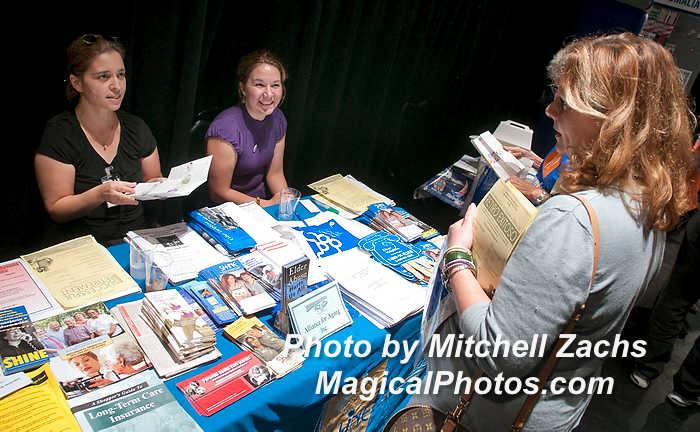 069-VolunteerDay-2474.JPG