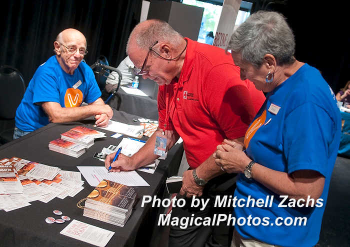 072-VolunteerDay-2490.JPG