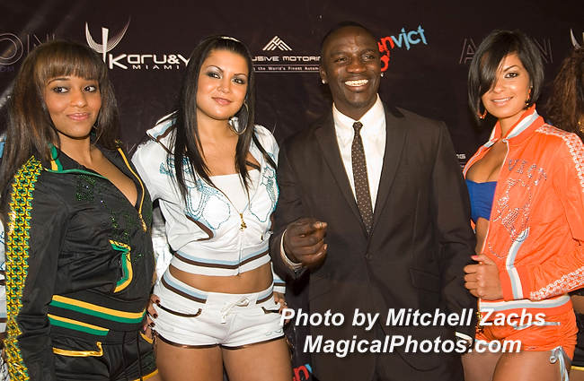 AKON-6324.JPG