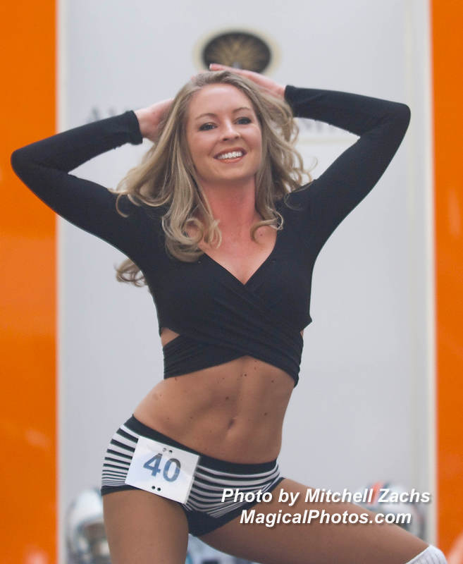Cheer09-7196.jpg