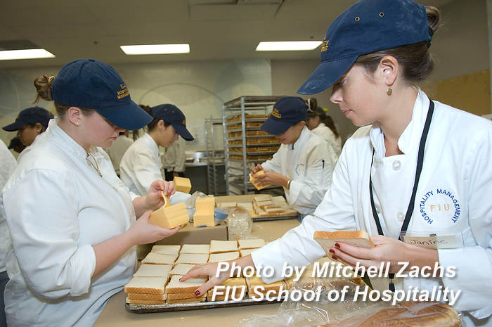 FIU-ThurFoodPrep-6499.JPG