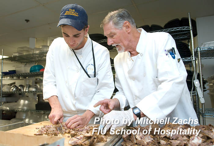 FIU-ThurFoodPrep-6571.JPG