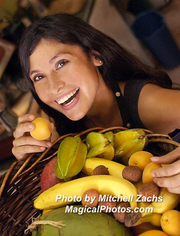Girl_at_Bites_and_Eats.JPG