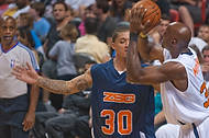 410-ZSG09-2836  Miami Heat Michael Beasley & former Heat Zo Mourning
