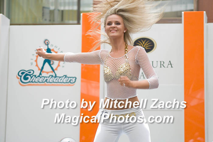 Cheer08-0374.JPG