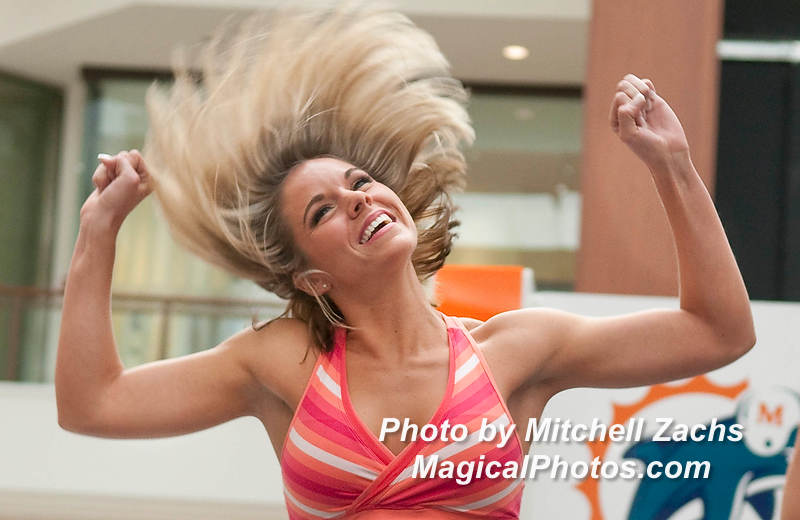 Cheer09-5879.jpg