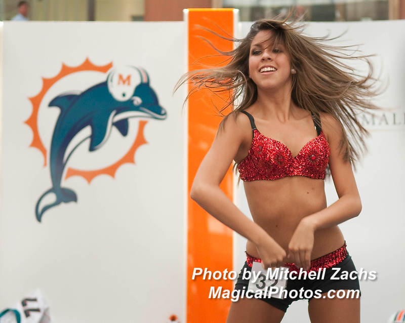 Cheer09-7004.jpg