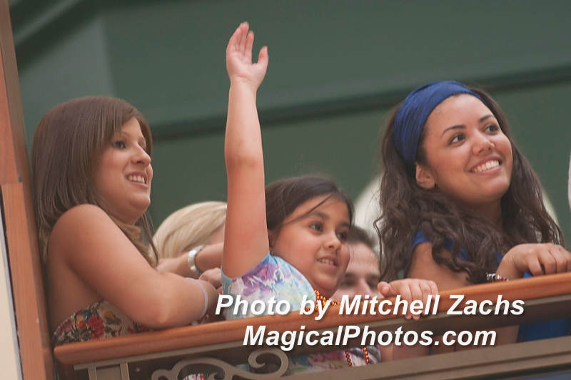Cheer09-8195.jpg