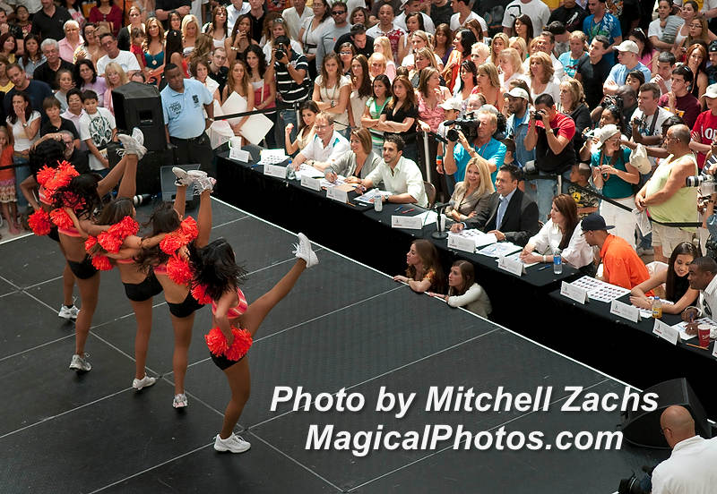 Cheer09-8368.jpg