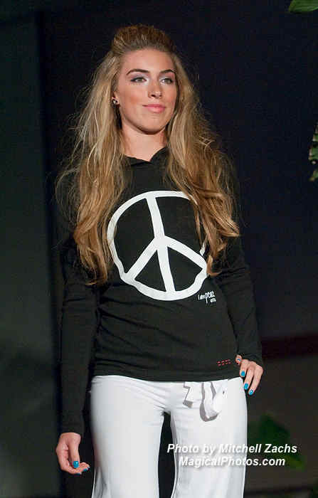 013-FIU2009Fashion-3285.JPG