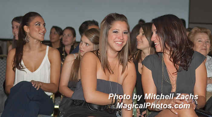 074-FIU2009Fashion-2096.JPG