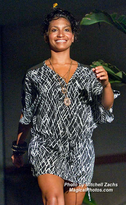 108-FIU2009Fashion-3641.JPG