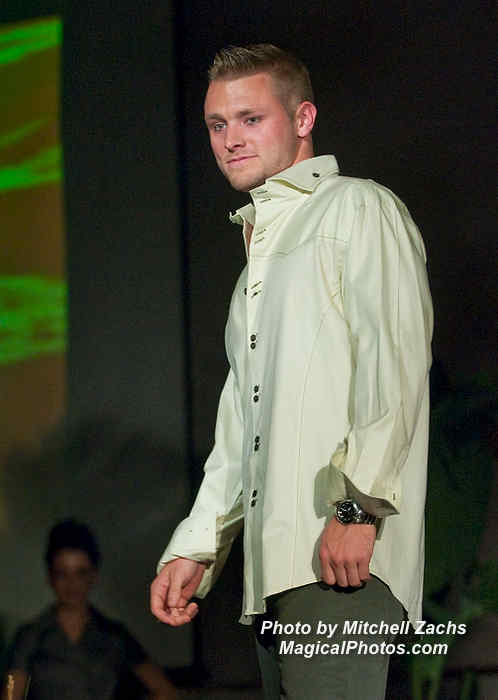 122-FIU2009Fashion-3720.JPG