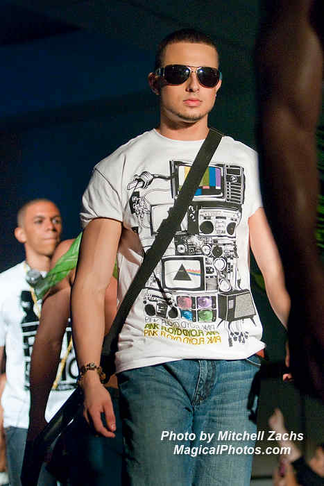 182-FIU2009Fashion-4007.JPG